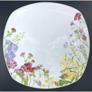 Mikasa Wildflower Bone China Dinner Plate Turnowsky Floral 10.5"